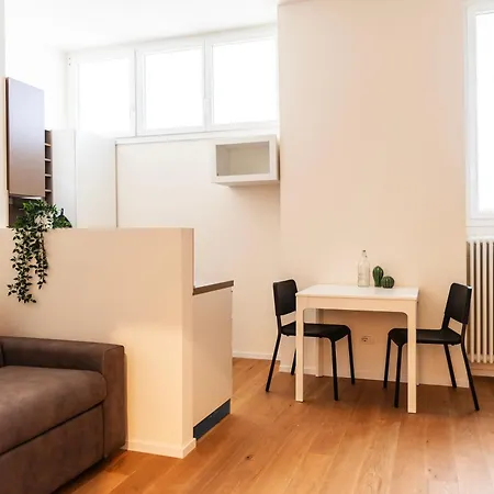 Bilocale Di Design A Pochi Passi Dal Politecnico Daire *
